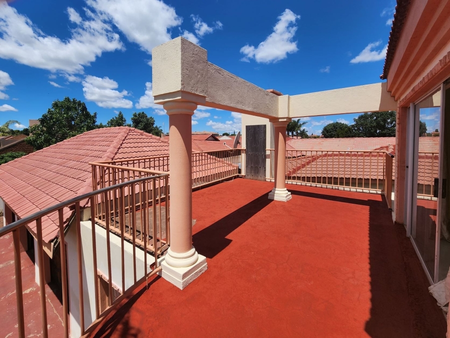 6 Bedroom Property for Sale in Flora Park Northern Cape